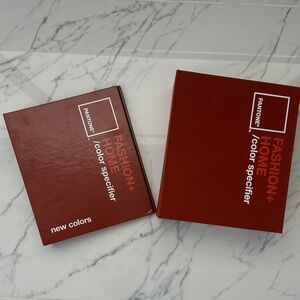 Pantone Fashion+Home Color Specifier and new colors